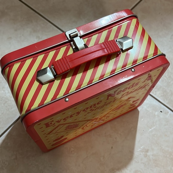 Lunchbox - Picture 2 of 4